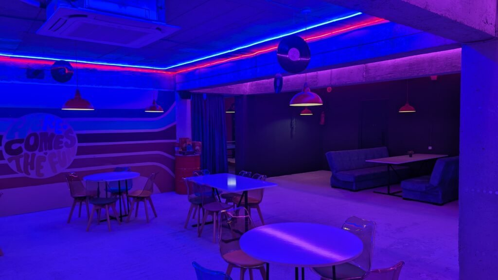 The cosy Bar of Lazer Lounge